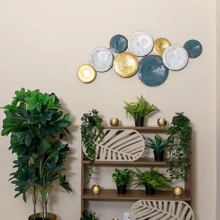 Island 102 Λάρνακα